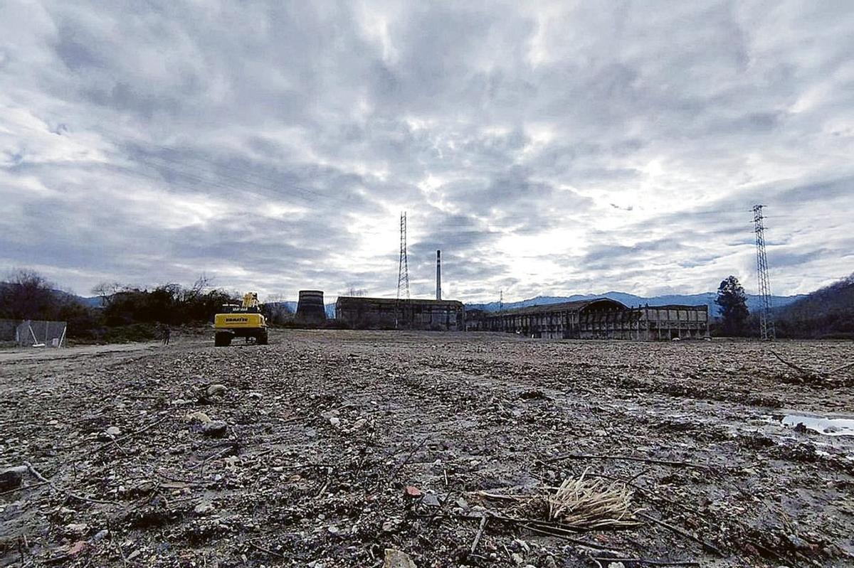 El proyecto, pendiente del derribo de dos naves protegidas