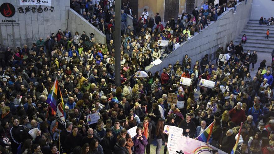 Assistents a la manifestació de rebuig a l&#039;agressió del cap de setmana passat.