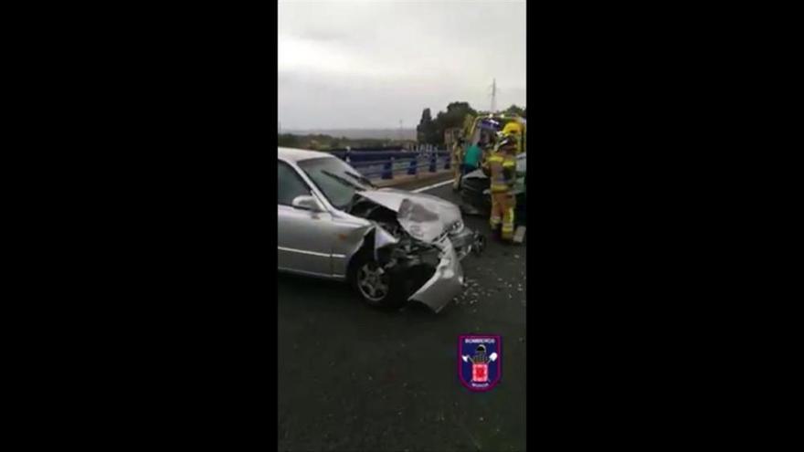 Así han quedado los coches implicados en el accidente del Puerto de la Cadena