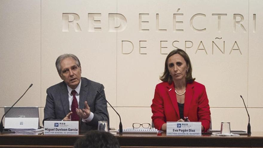 Miguel Duvison y Eva Pagán en la rueda de prensa, ayer, en Madrid.