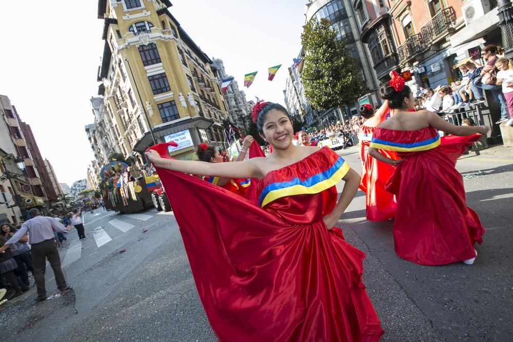 Oviedo celebra el desfile del Día de América en Asturias