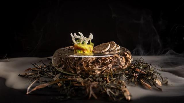 Una de las creaciones de David Grussaute, el chef de Unic Restaurant que investiga y cocina nuevos productos en Ibiza.