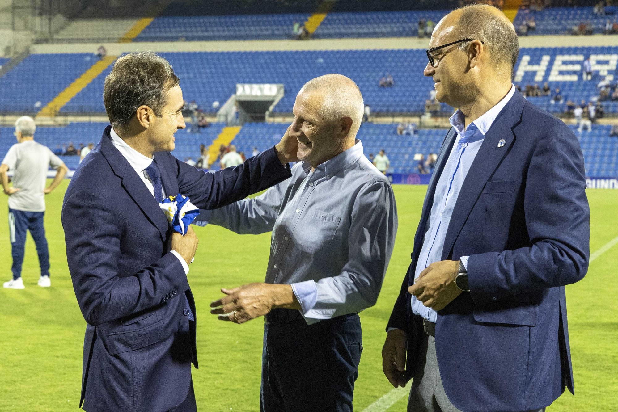 Leyendas del Hércules frente a leyendas de la Selección Española: Las imágenes del partido del Centenario