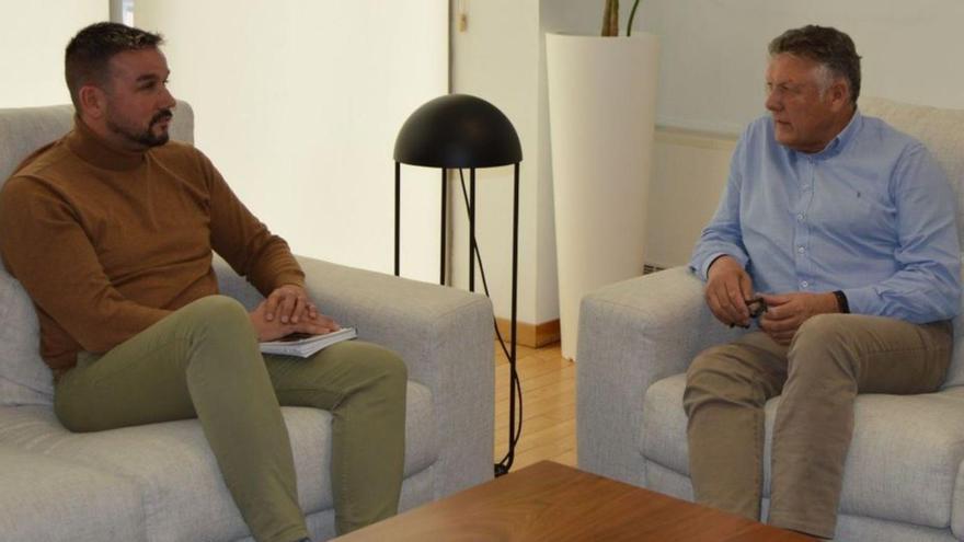 Daniel Bóveda y Telmo Martín, durante su reunión.   // FDV