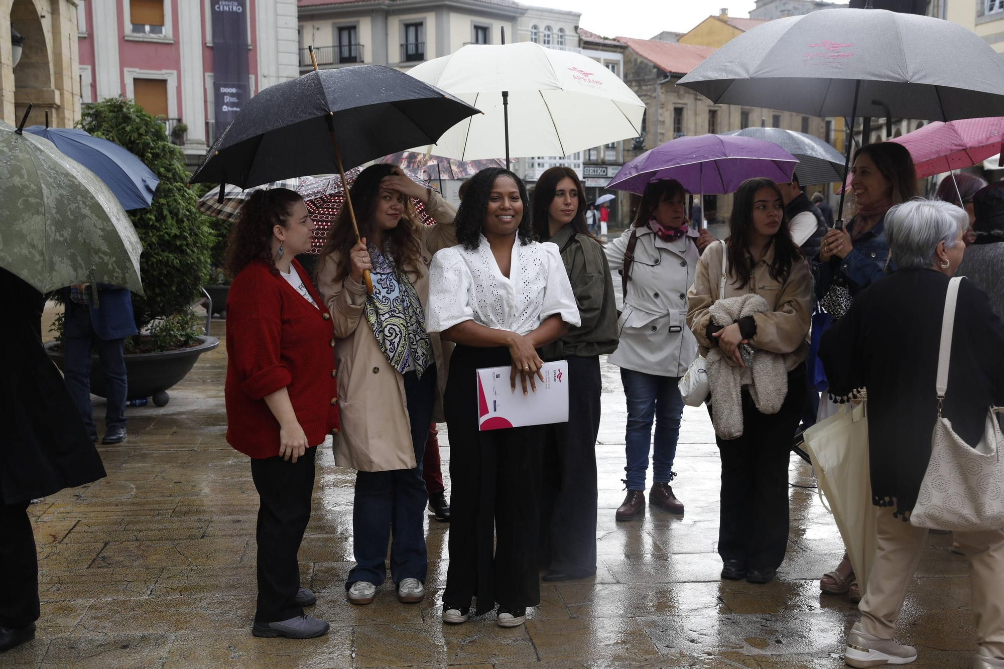 EN IMÁGENES: Así fue la concentración y lectura de manifiesto en contra de la trata en el Día Internacional contra la Explotación Sexual y el Tráfico de Mujeres y Niños