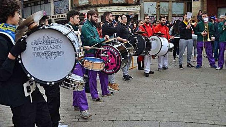 Músicos en la concentración de charangas del pasado año.