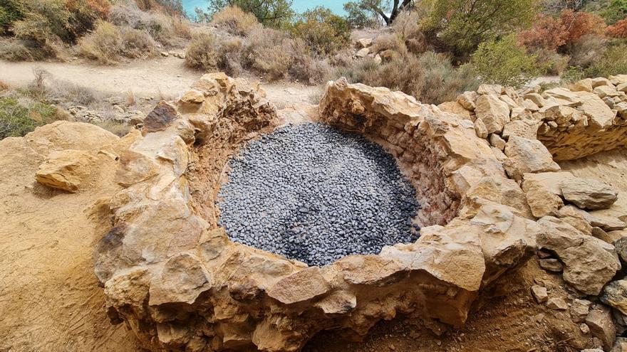 Benitatxell restaura el antiguo y gran horno de la Cova de les Morretes, situada en el acantilado del Moraig