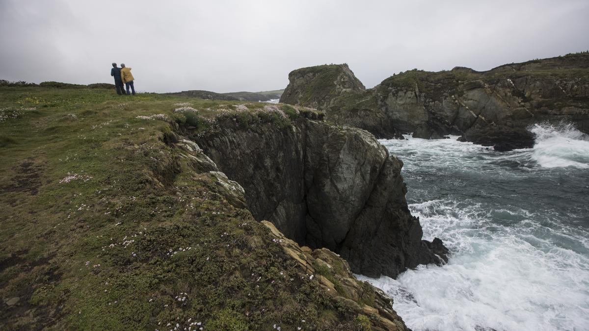 Fotografía tomada desde el castro tapiego de El Esteiro, un poblado muy amplio que probablemente tuvo cierta preponderancia territorial y que está por excavar. | Miki López