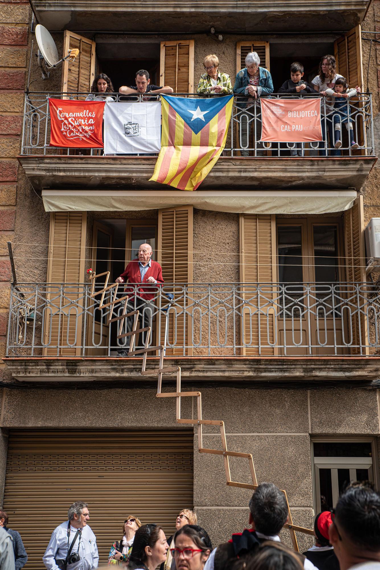 Els caramellaires omplen Súria de música, dansa i festa