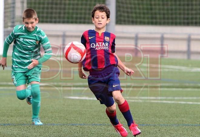 El benjamín del FC Barcelona campeón de liga