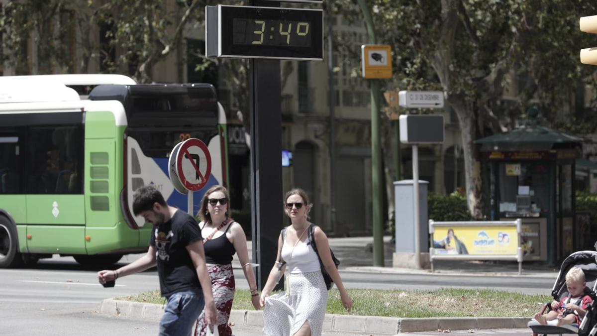 El calor extremo se instala en la isla hasta el lunes