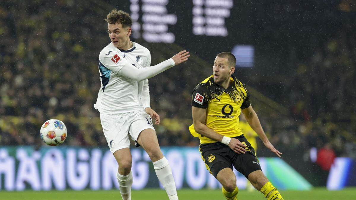 Así juega Fisnik Asllani