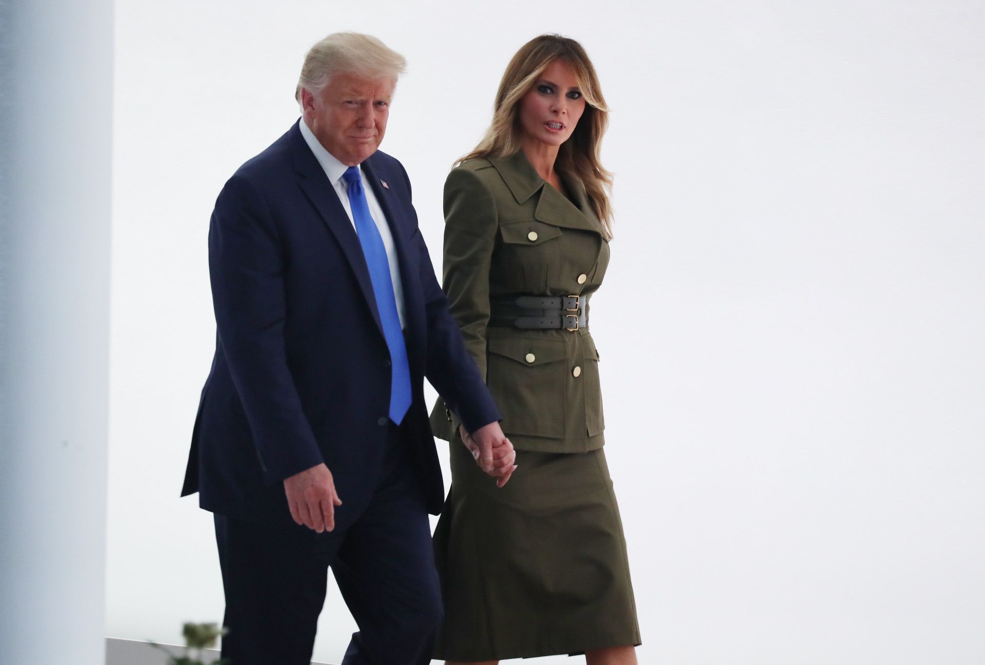 Según Melania Trump, llevar una chaqueta con un cinturón grande va a ser  súper tendencia en otoño y, además, hace tipazo - Woman