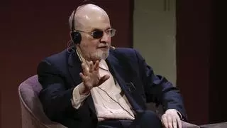 Salman Rushdie: "La literatura no puede cambiar el mundo"