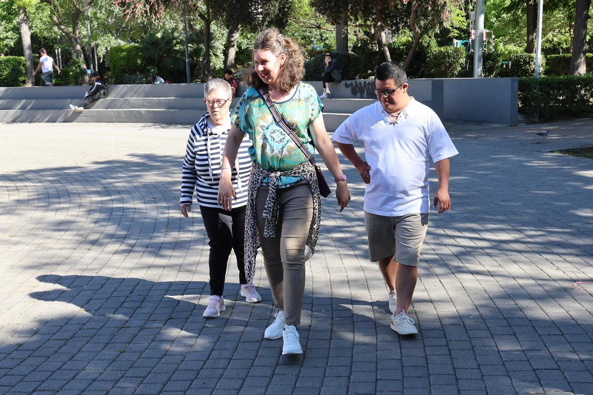 Una master class de modelaje en el Parque de la Paz, en imágenes