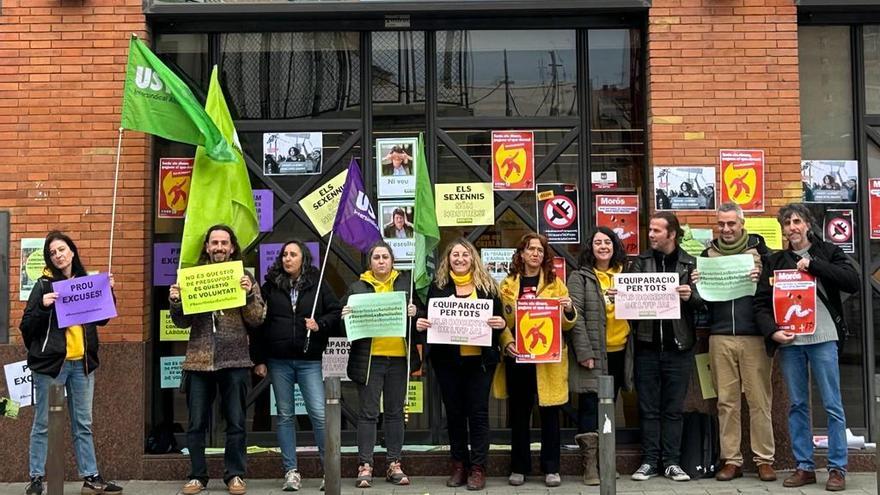 Delegats sindicals protesten a Manresa contra la conselleria d&#039;Educació