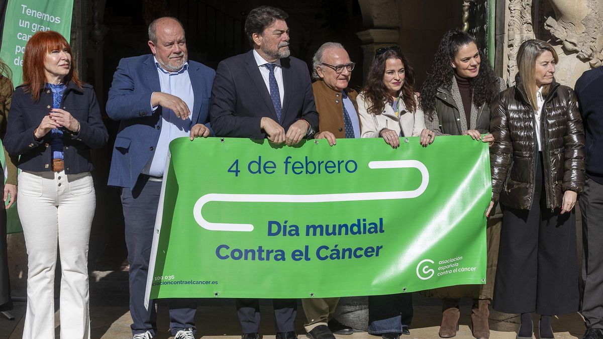 Acto conmemorativo en el Ayuntamiento en colaboración con la Asociación Española contra el Cáncer