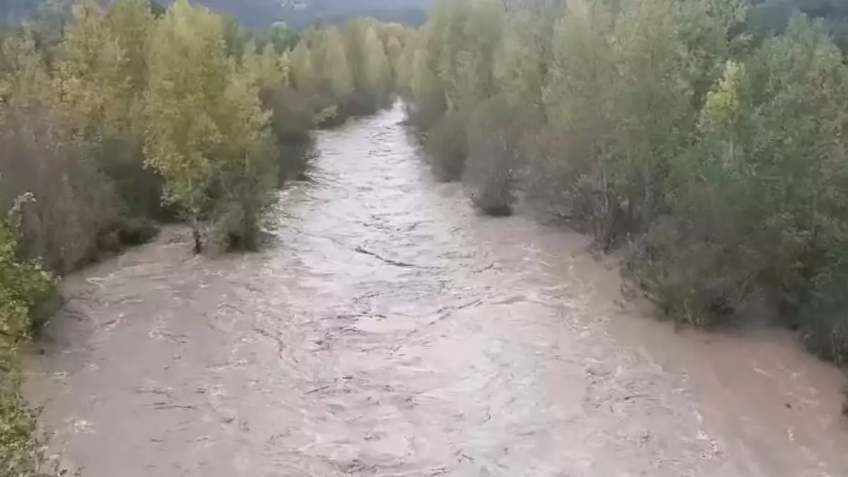 El río Mijares se desborda a la altura de Cirat