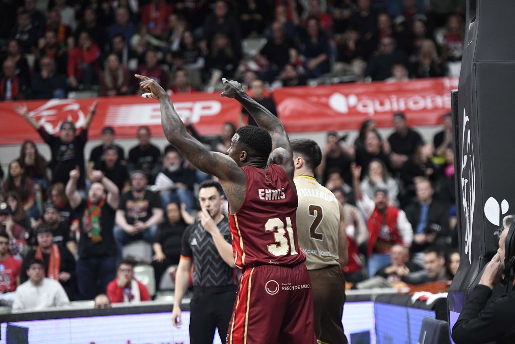 Todas las imágenes del partido del UCAM Murcia contra el Bàsquet Girona