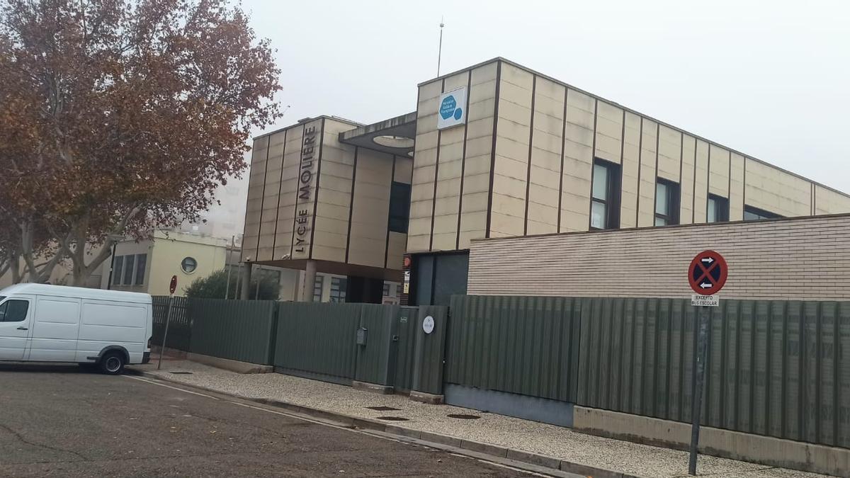 Fachada del Lycée Molière de Zaragoza esta mañaña.