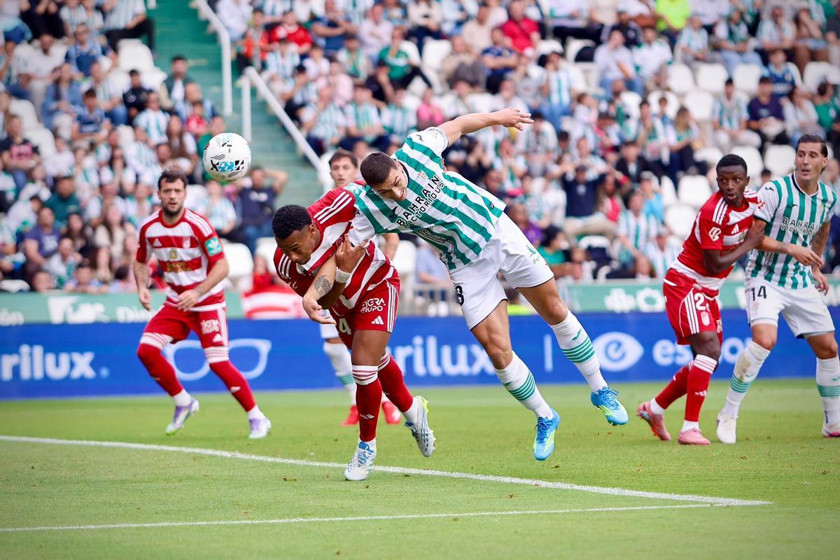 Córdoba CF-Granada | Las imágenes del partido de LaLiga Hypermotion