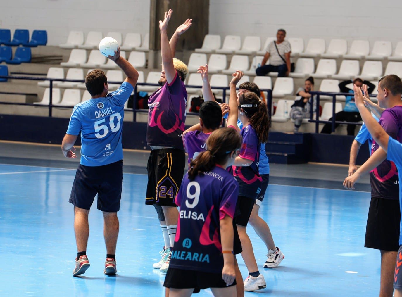 Así ha sido la jornada de balonmano inclusivo organizada por el EÓN Horneo Alicante