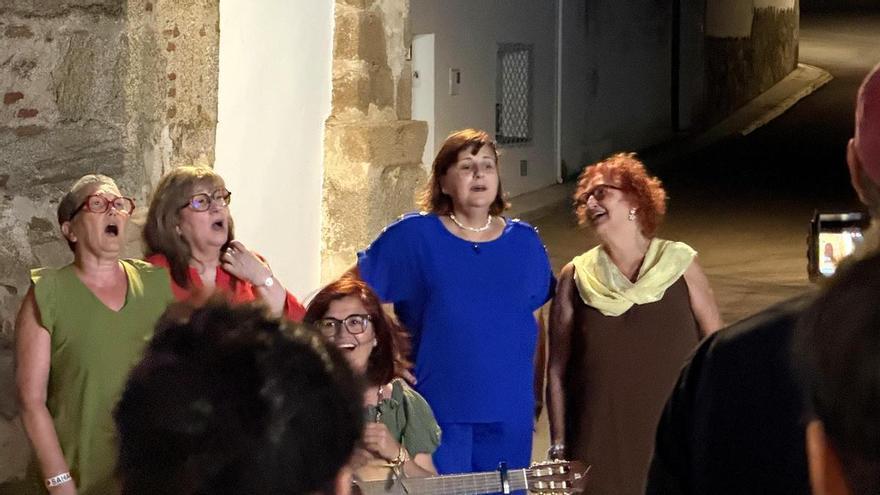 San Pedro de Mérida se pone delante de la cámara en el rodaje de 'María (la portuguesa)' ...
