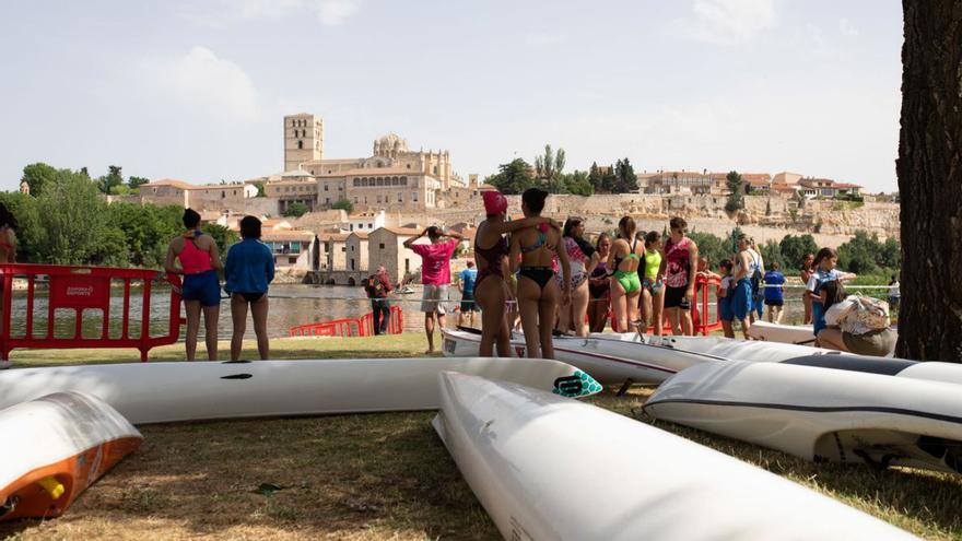 Dragones Caja Rural se adjudica su trofeo