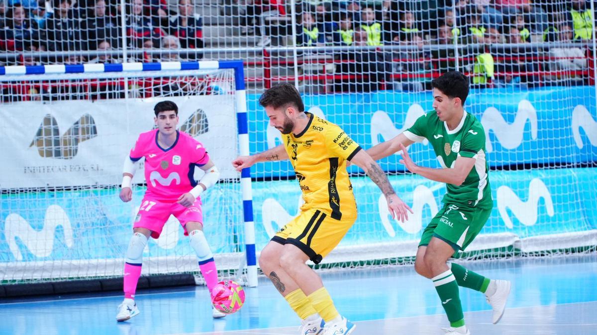 El Servigroup Peñíscola cerró el año 2025 con un valioso empate en la pista del Movistar Inter (3-3), en el Pabellón Jorge Garbajosa, en la última jornada de la primera vuelta.