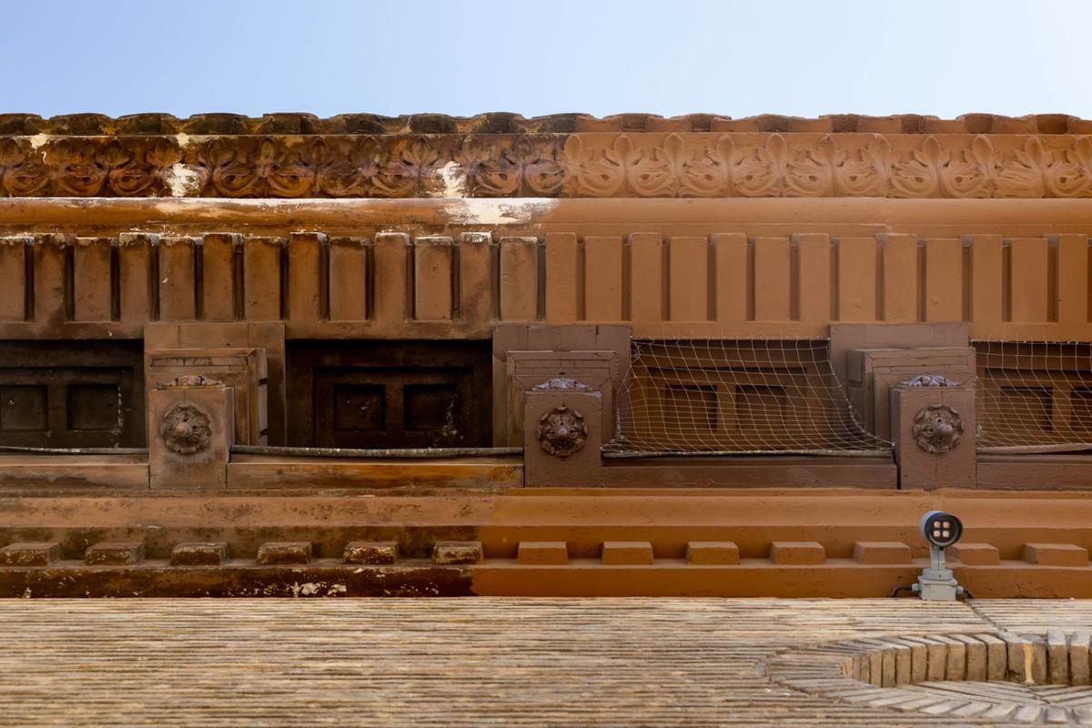 Rehabilitación de las cornisas del Ayuntamiento de Zaragoza.