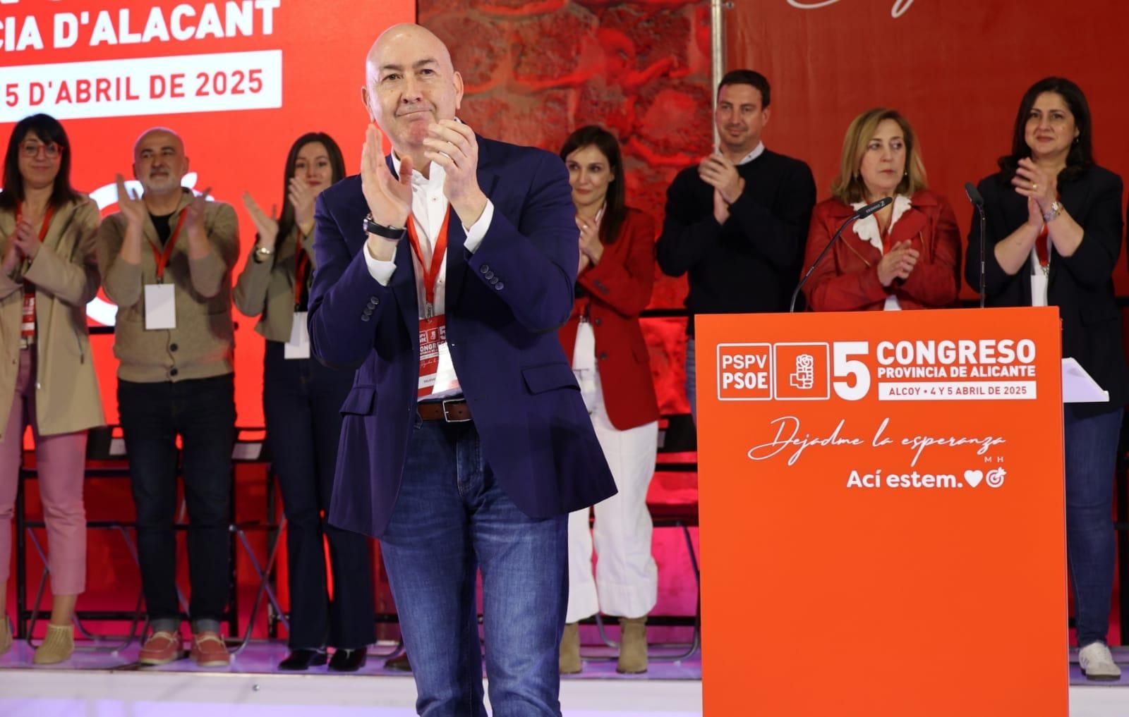 Leire Pajín abre el congreso provincial del PSOE alicantino celebrado en Alcoy