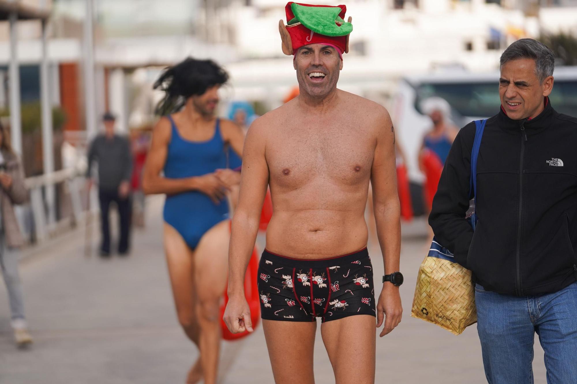 Todas las imágenes de la Copa de Nadal de natación en Ibiza