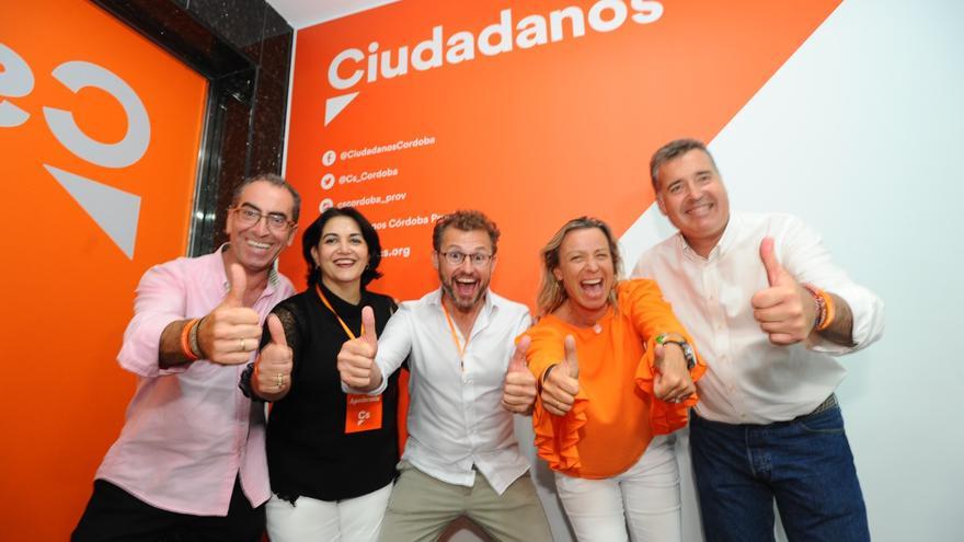 PP y PSOE se disputan con descaro el voto a la fuga de Ciudadanos en Córdoba