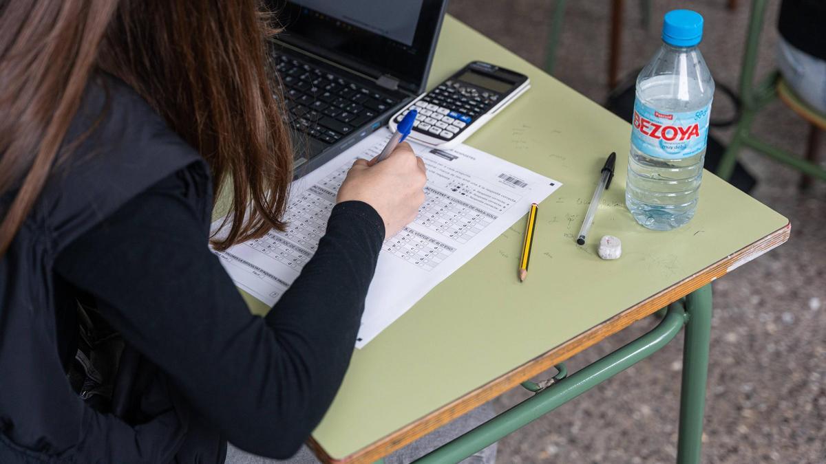 Katalonya tüm merkezlerde temel beceri sınavlarına girmeyi bırakacak