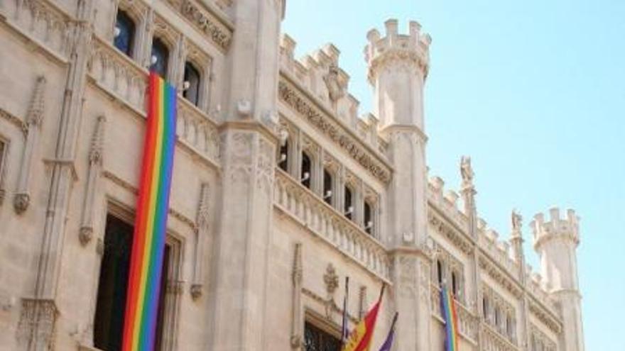 Govern y Consells avanzan en el traspaso de competencias de Igualdad y LGTBI