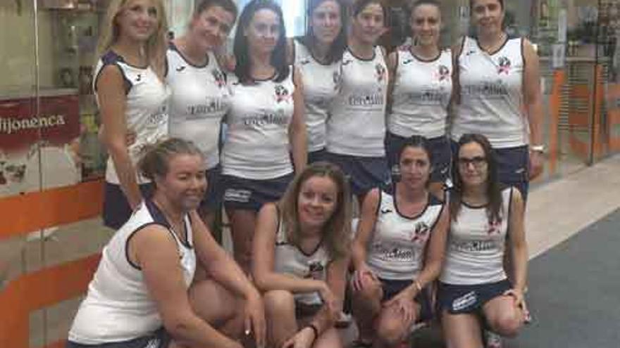 Formación del equipo femenino de Viriatos Pádel Residencial San Torcuato.