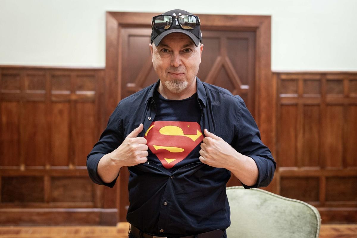 Rafa Sandoval muestra su verdadera identidad en el Superman Day de Zaragoza