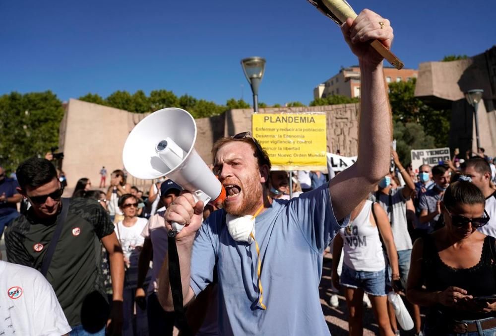 Concentració a Madrid contra les mascaretes