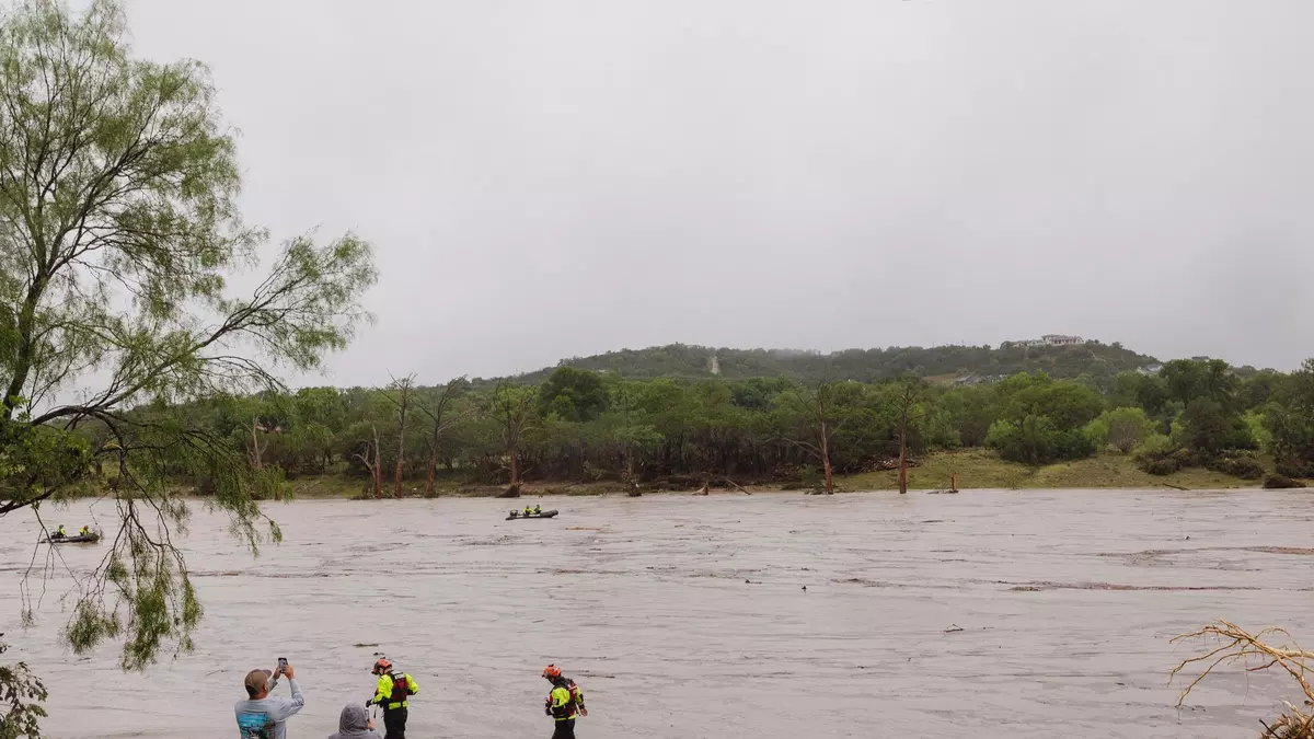 Confirmados al menos 91 muertos y 41 desaparecidos por las inundaciones en Texas