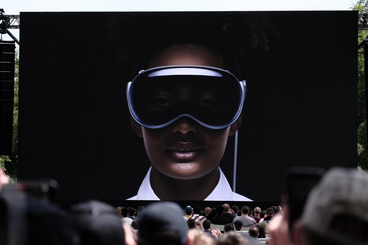 Apple presenta sus lentes de realidad virtual Vision Pro