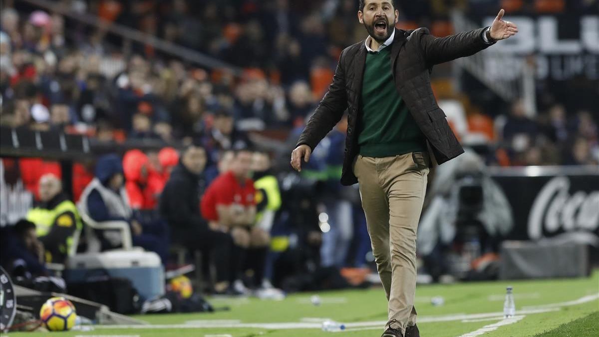 Pablo Machín, durante el partido contra el Valencia en Mestalla el pasado día 6