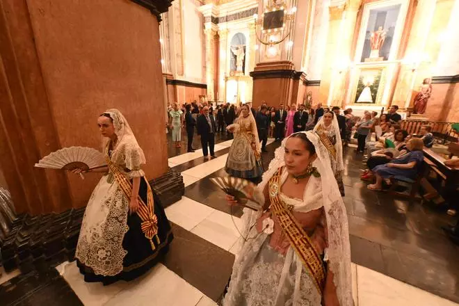 Galería de fotos de la misa y procesión 'indoor' a la Mare de Déu de Gràcia en Vila-real