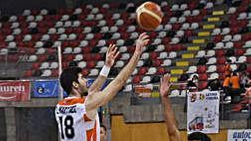 Carlos Martínez durante el encuentro contra el Granada.