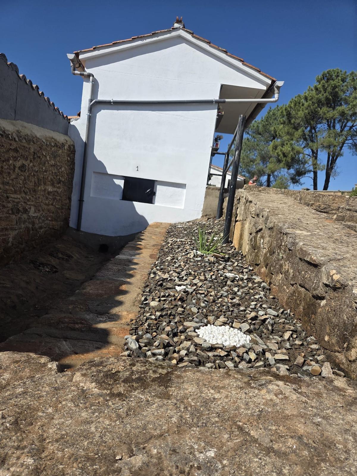 Zona del cementerio municipal que se ha mejorado.
