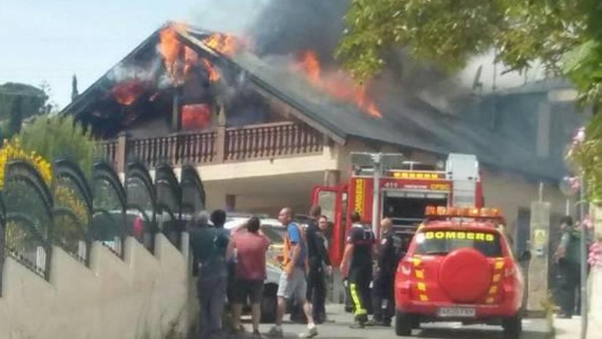 Incendio en la parte superior de un chalet en Peñíscola