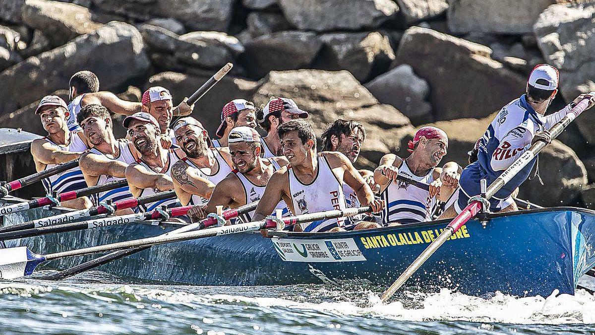 La embarcación de Salgado-Perillo, durante la prueba de ayer en Rianxo.