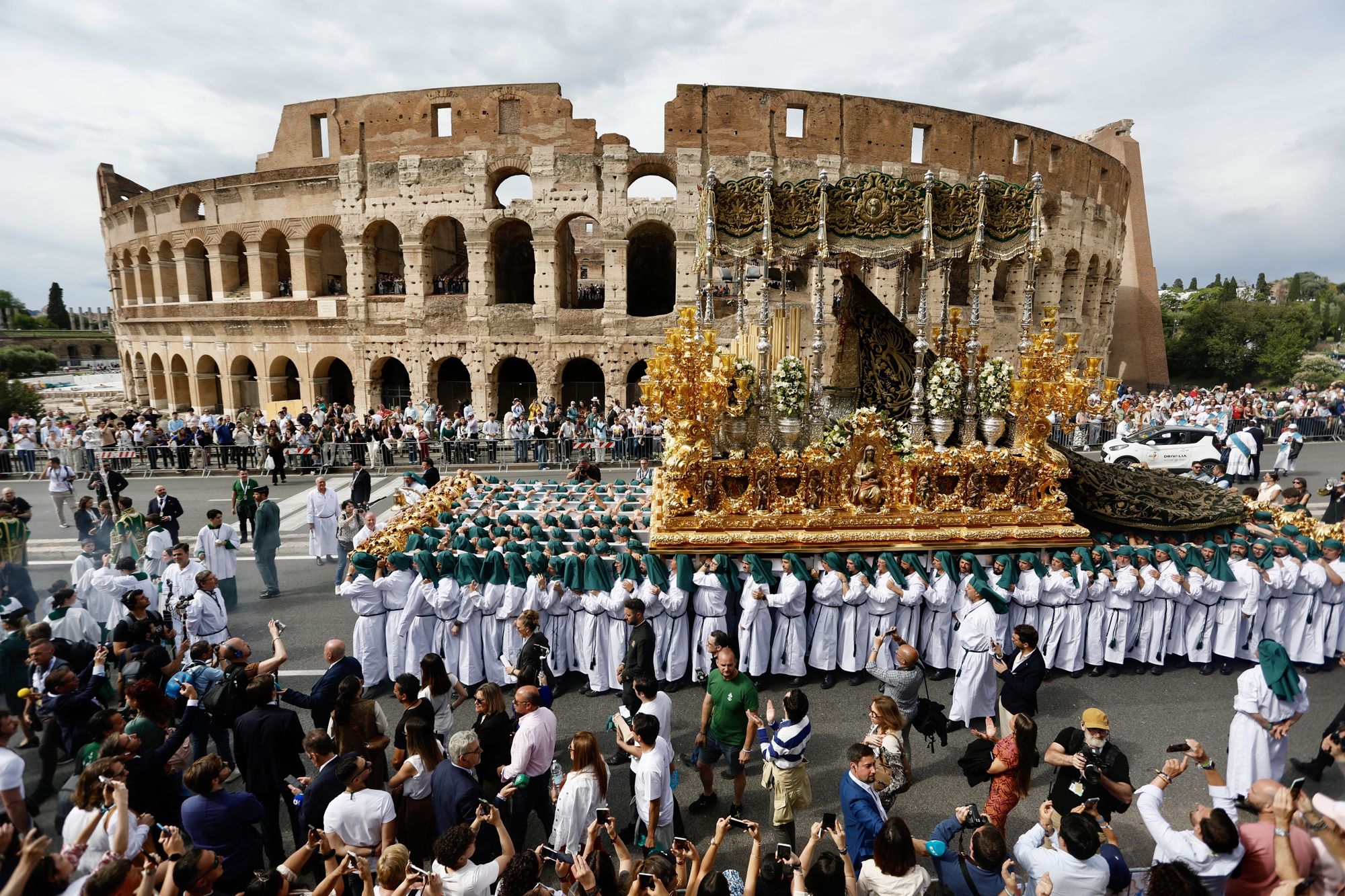 Gran procesión por el Jubileo de las Cofradías, en fotos
