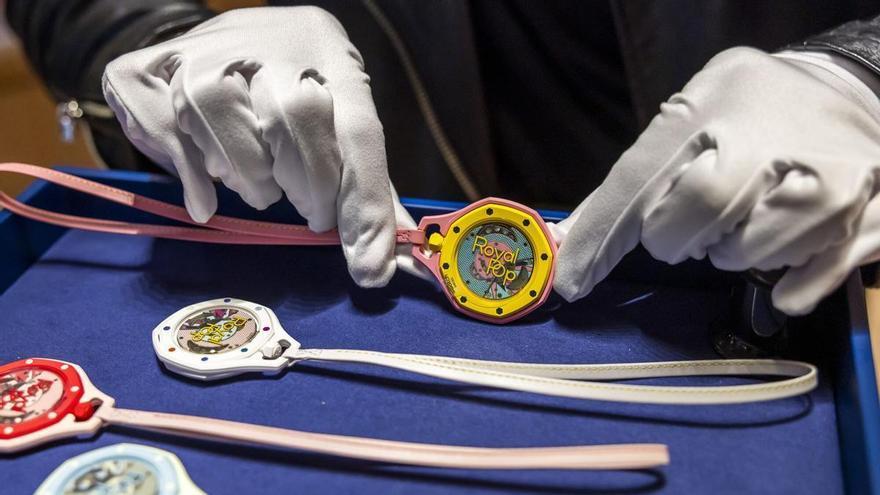 Swatch pide calma tras los incidentes por el lanzamiento de su colaboración con Audemars Piguet: "Estará bastantes meses"