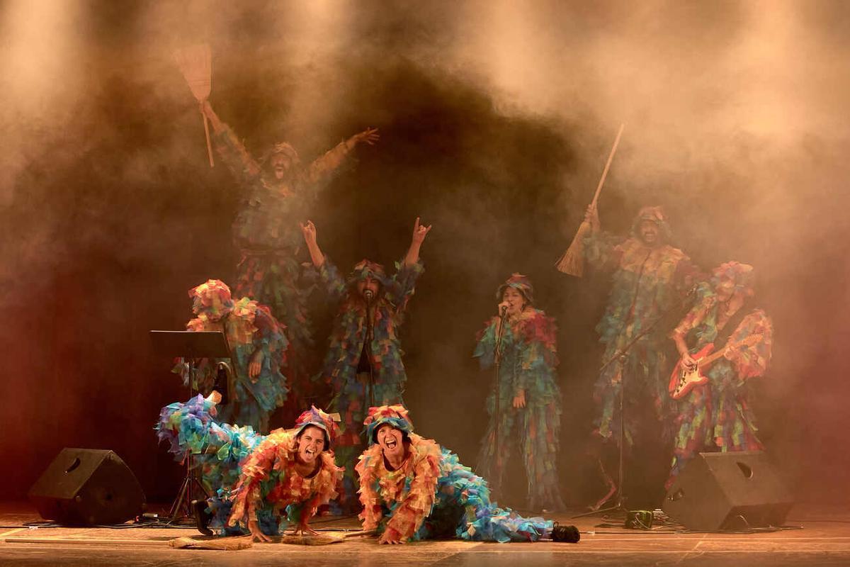 El espectáculo teatral "La disbauxa dels Pedacets"