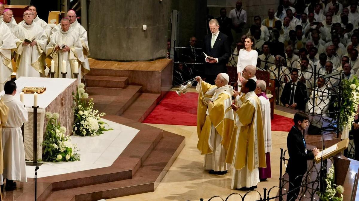 El Papa León XIV inicia la celebració en la Sagrada Família